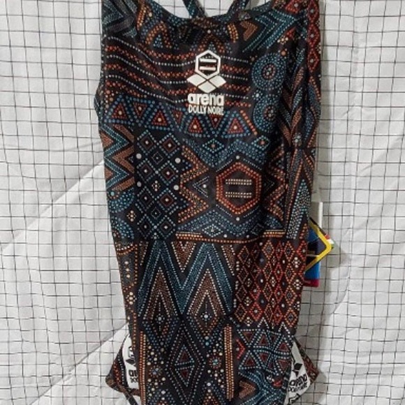 NWT Arena™ Challenge Back Maxlife 1pc Swimsuit - Size 26 - Picture 1 of 6